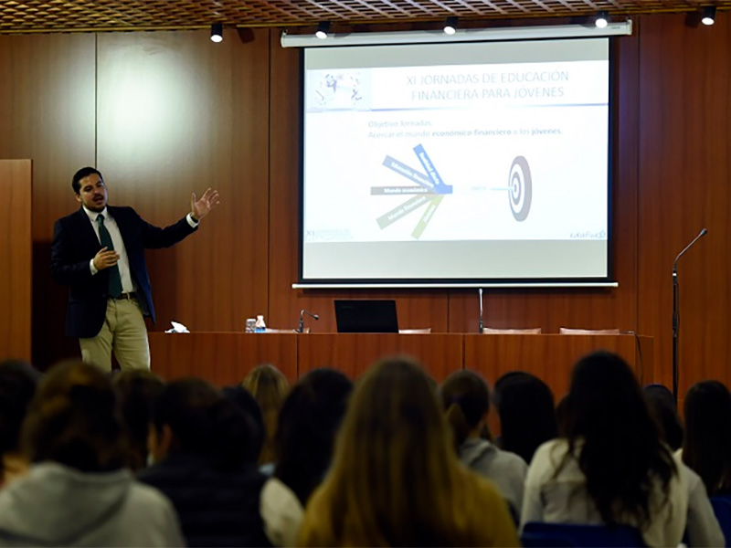 Las XI Jornadas de Educación FInanciera para Jóvenes se inicia en Sevilla